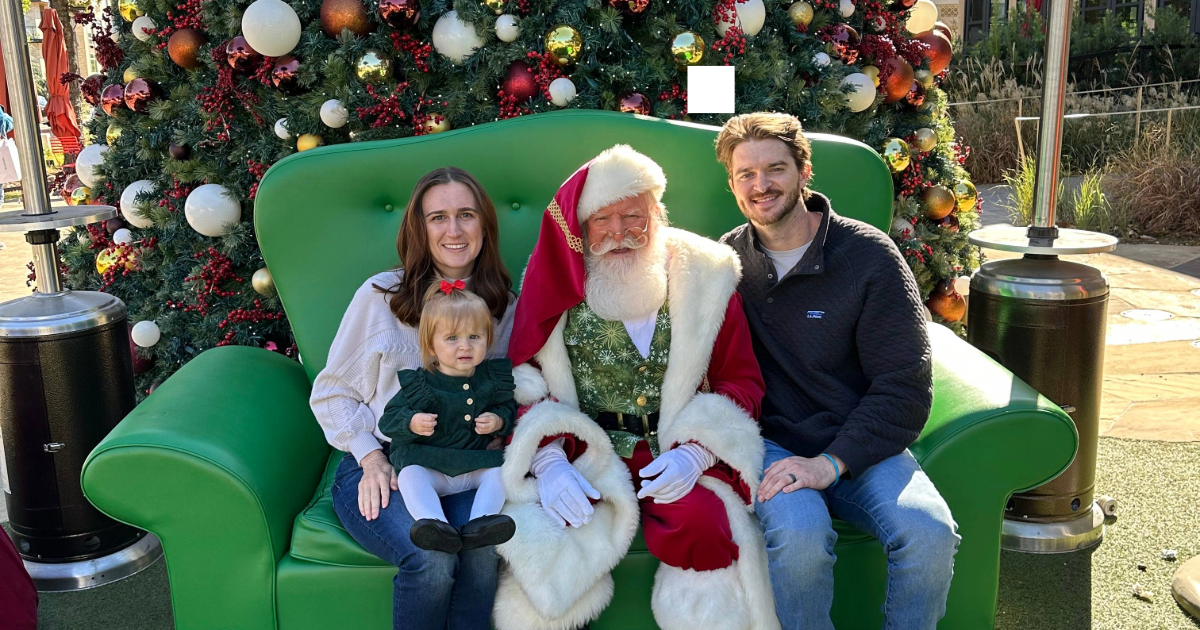 Rutledge Cancer Foundation patient and survivor event - Pictures with Santa and The Shops at Clearfork